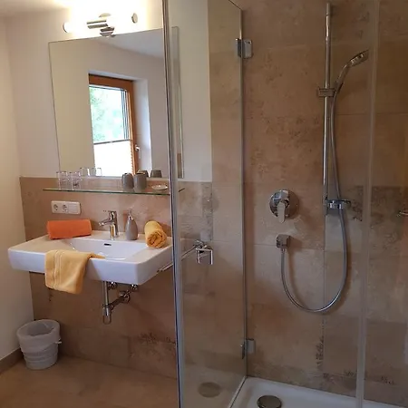 Gaestehaus Mitteregg 3*